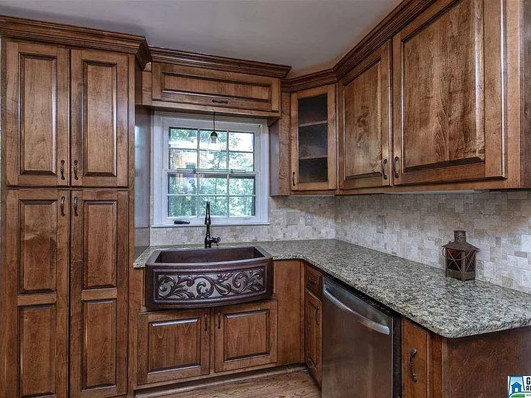 farmhouse sink