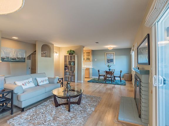 4th image of 1534 Dolphin Dr
