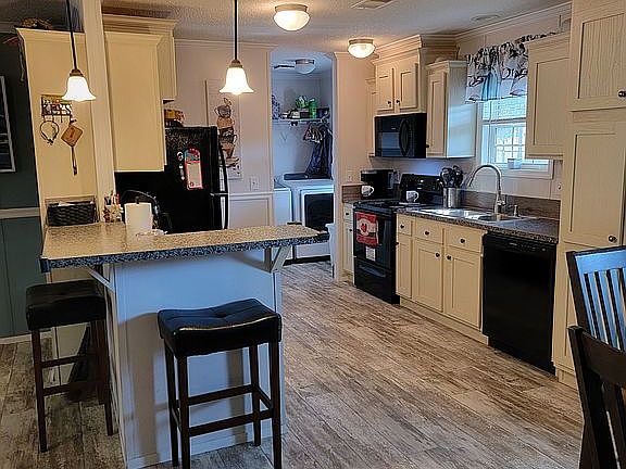 3rd image of 3 Briarwood Ln