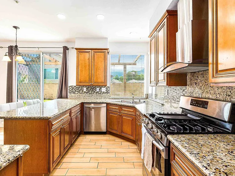 5554 Pheasant Dr — Photo 7