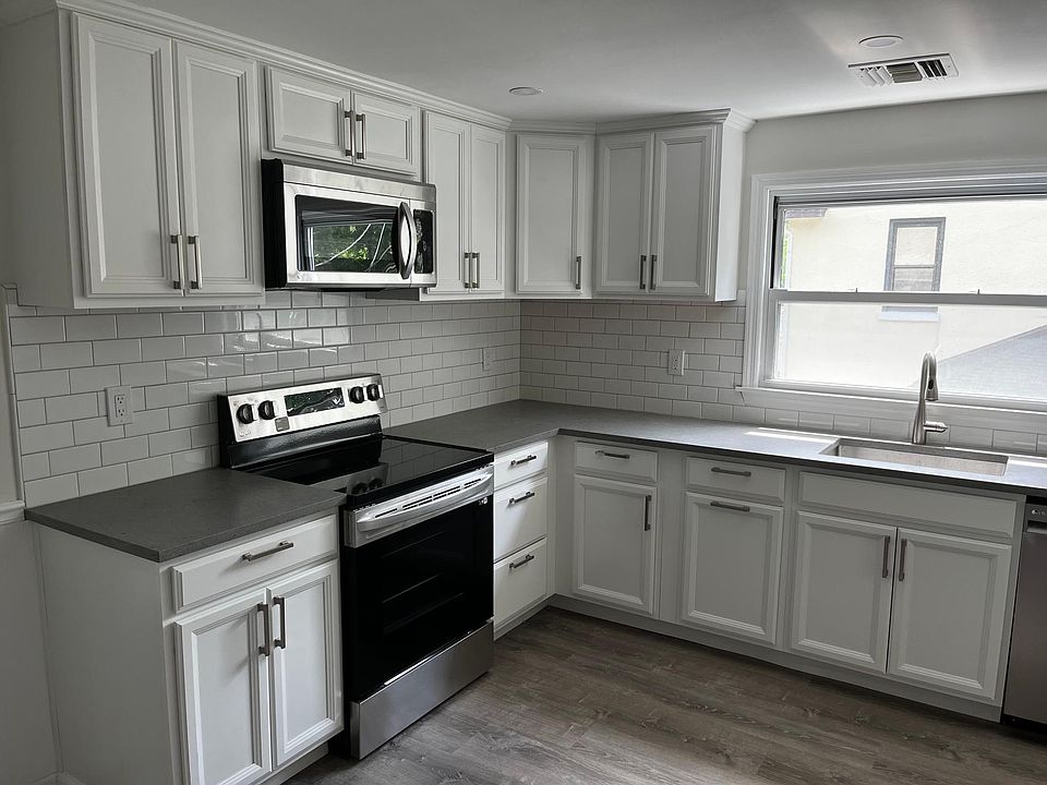 1st image of 51 Hobby St