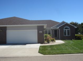 2037 Arbor Rdg, Brookings, SD 57006