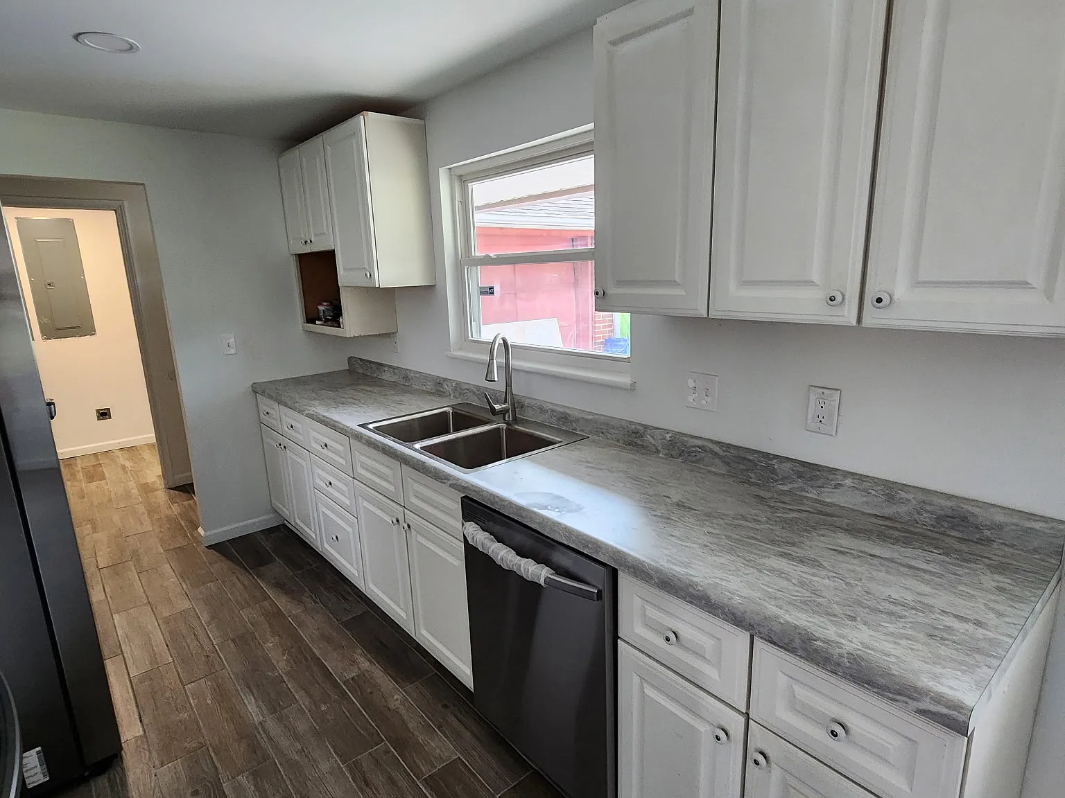 4 bed, 1404 sqft, $1,900 — Photo 4