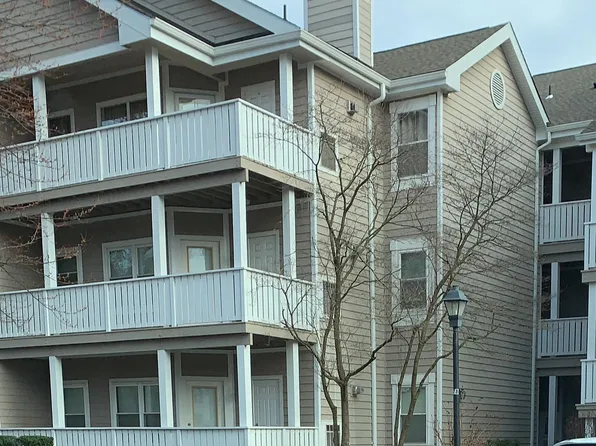 14317 Climbing Rose Way APT 204, Centreville, VA 20121