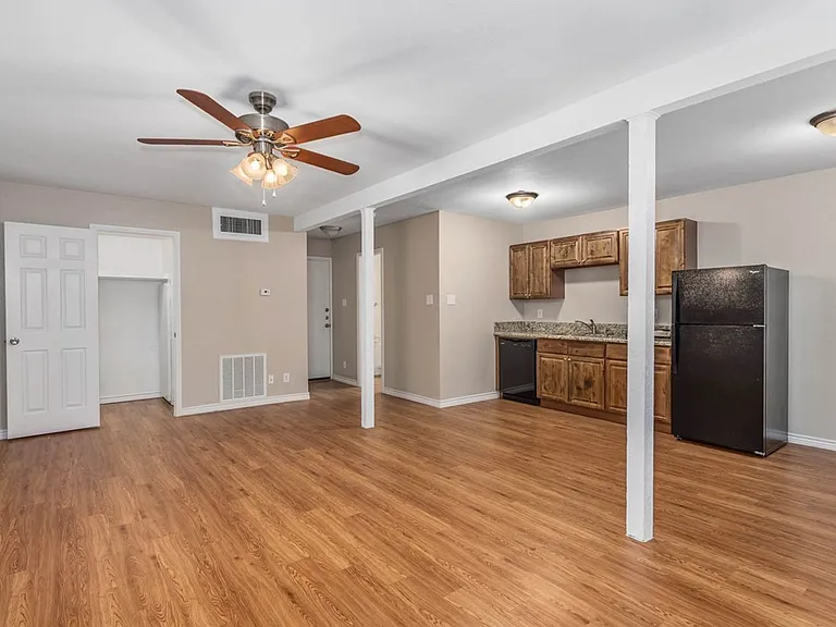 3914 Old College Rd — Photo 5