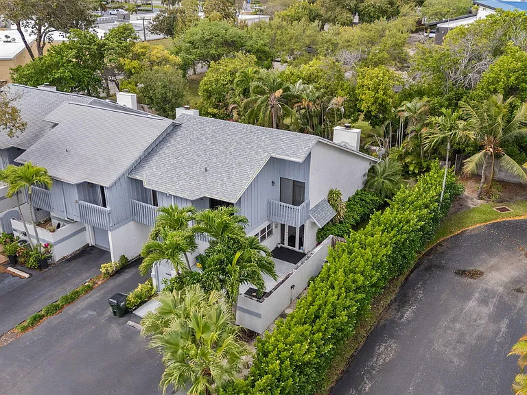 2956 Florida Blvd — Photo 40