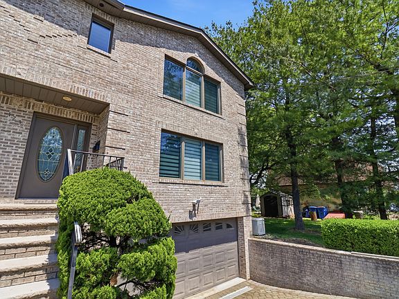 2nd image of 123 Hickory Ave #B