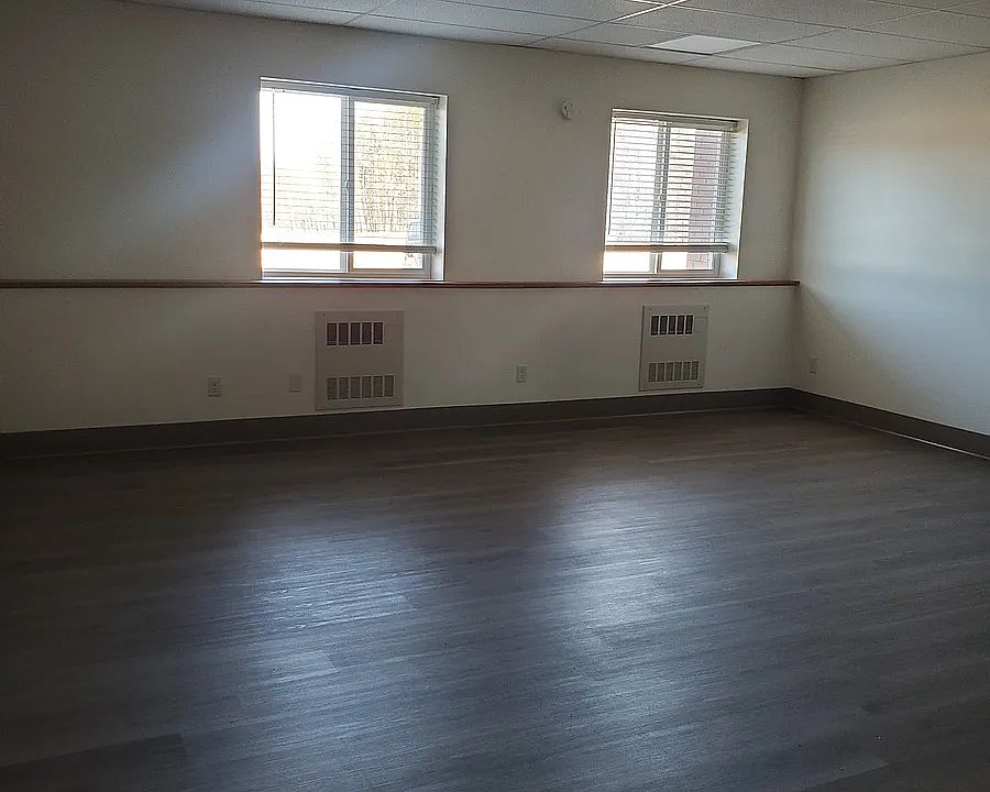 2nd image of 7427 Seville Rd