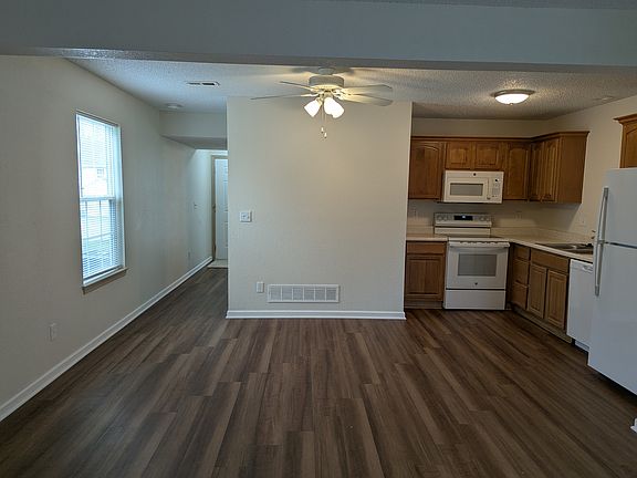 3rd image of 205 W Nicholas Dr #D
