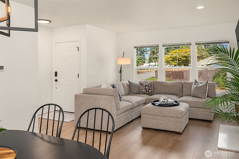 3rd image of 3701 NE 6th Street