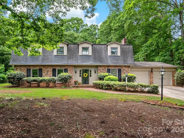 221 Camelot Dr, Morganton, NC 28655