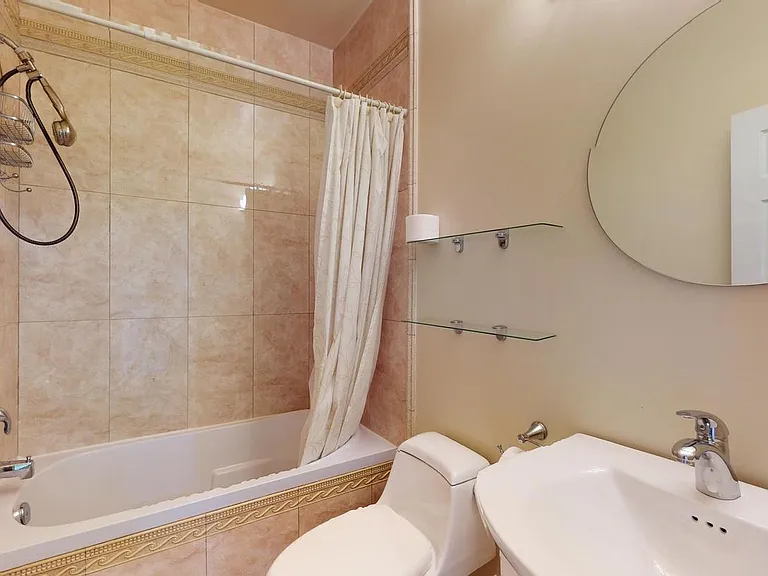 615 16th St NE — Photo 24