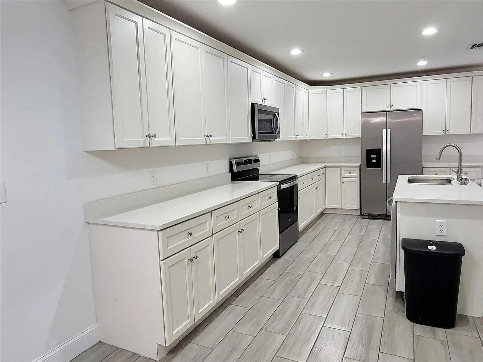 2 bed, 2060 sqft, $1,950 — Photo 2