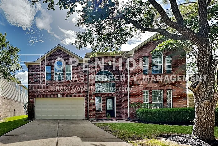 4 bed, 2.5 bath, 2635 sqft, $2,475 — Photo 1