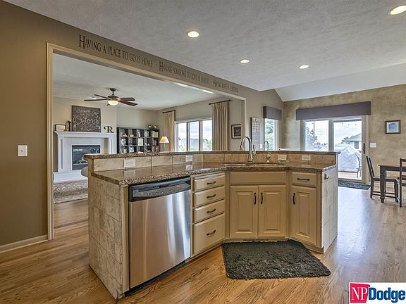 5th image of 1111 Macarthur Dr