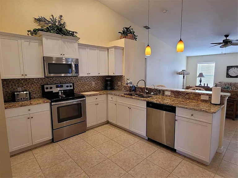9458 Modesto Cir — Photo 13