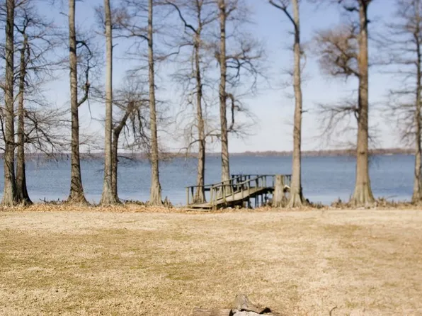 1635 Lake Dr, Hornbeak, TN 38232