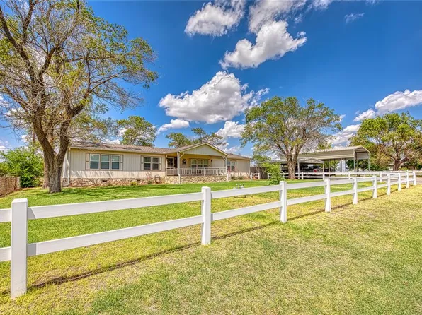 711 Sisson Ave, Sayre, OK 73662