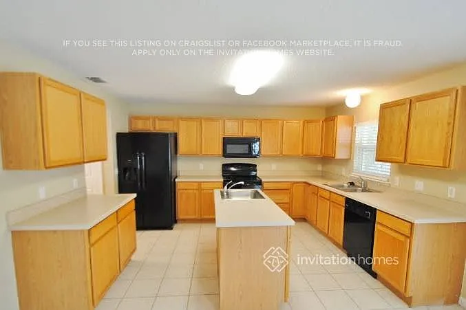 1249 Stonewater Cir — Photo 4