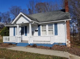 190 Mountain View Dr, Mount Airy, NC 27030