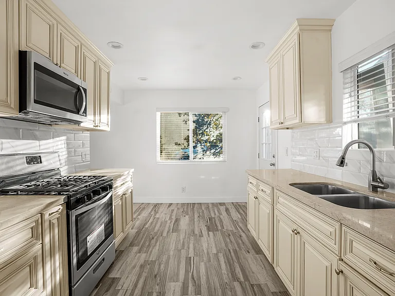 813 S Parton St — Photo 7