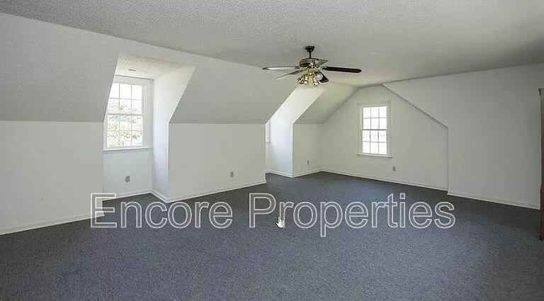 111 Whispering Pines Ct — Photo 12