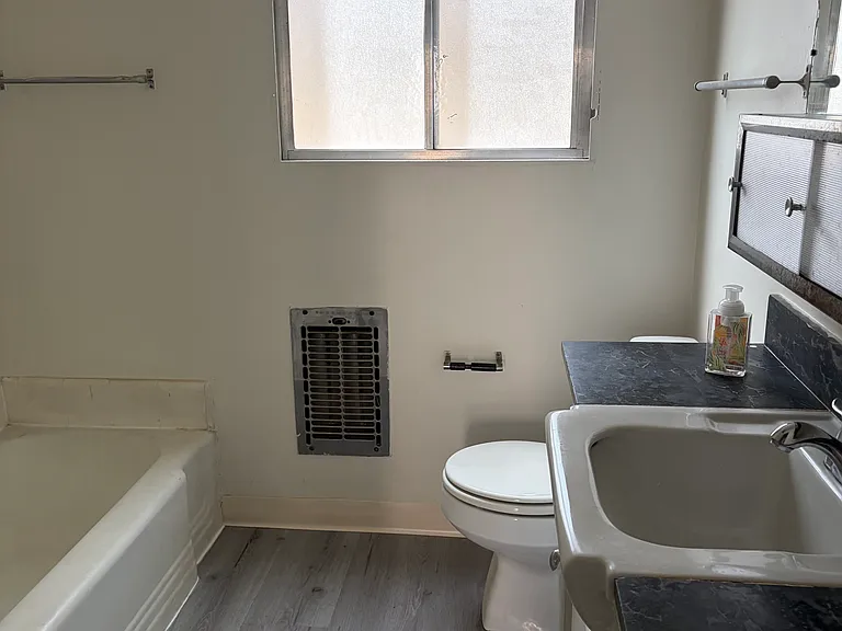 329 California Ave #5 — Photo 5