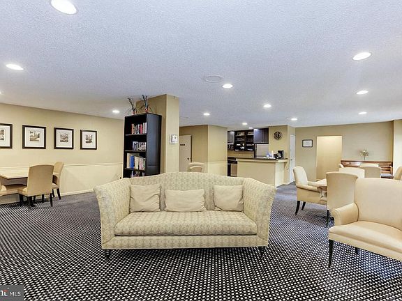 3rd image of 11801 Rockville Pike APT 612