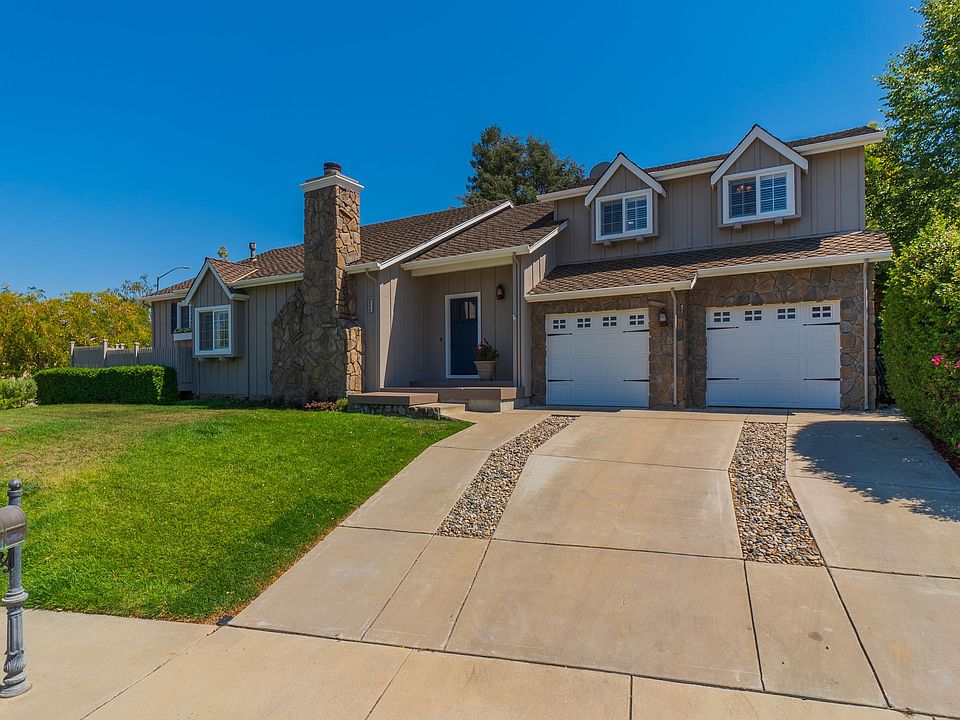 1st image of 660 Dawn Way