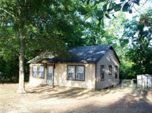 1st image of 413 Muckleroy St