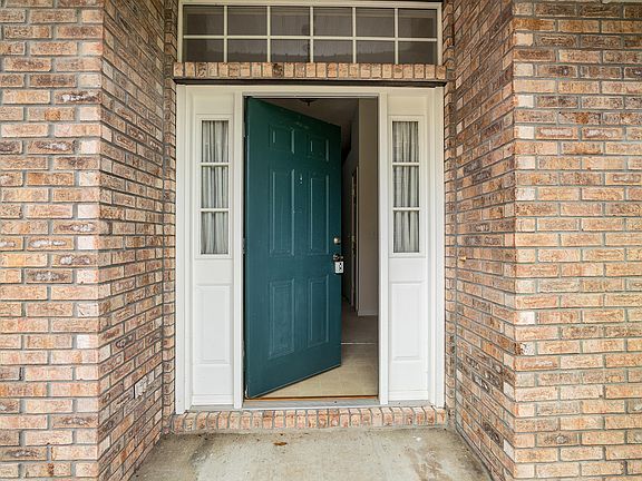 3rd image of 11621 Collins Creek Dr