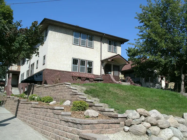 201 Cedar Lake Rd N — Photo 12