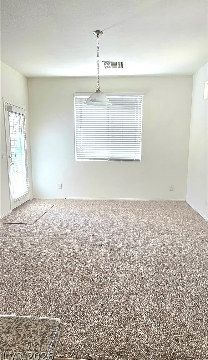 4 bed, 2.5 bath, 2036 sqft, $2,150 — Photo 4
