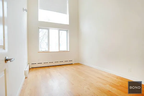 Sold by Bond New York | media 10