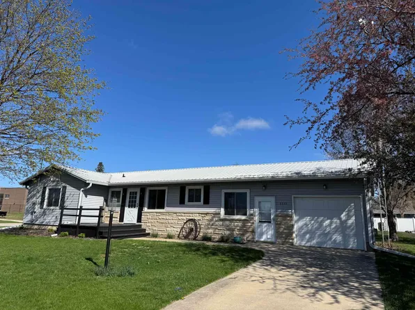 1111 5th Ave, Ackley, IA 50601