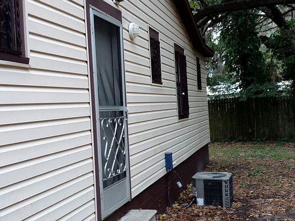 1290 South View