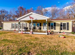 5696 E Priddy Dr, Pekin, IN 47165