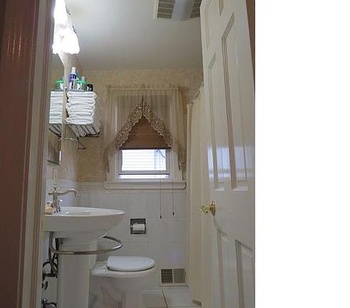 5th image of 76 Hillcrest Ave