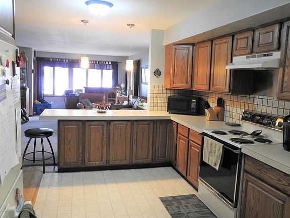 5th image of 797 W Lincoln Ave