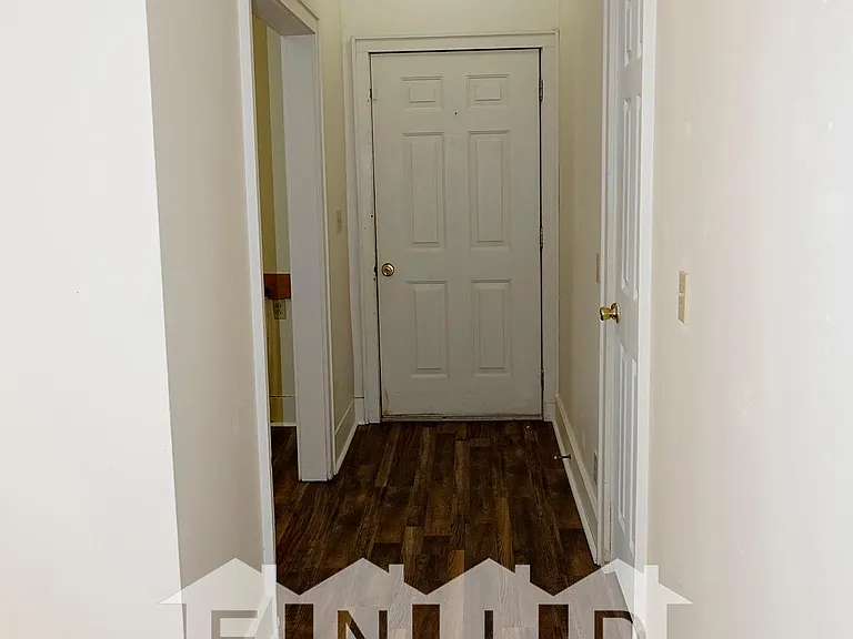 1304 E Park Ave — Photo 3