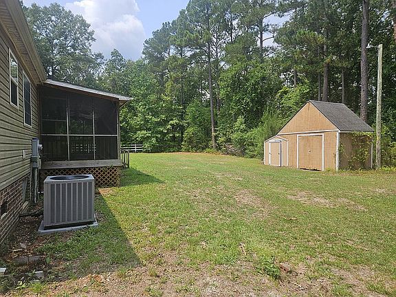 3rd image of 95 Dow Cir