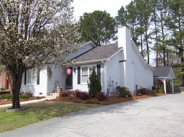 100 Embassy Ct, Macon, GA 31210