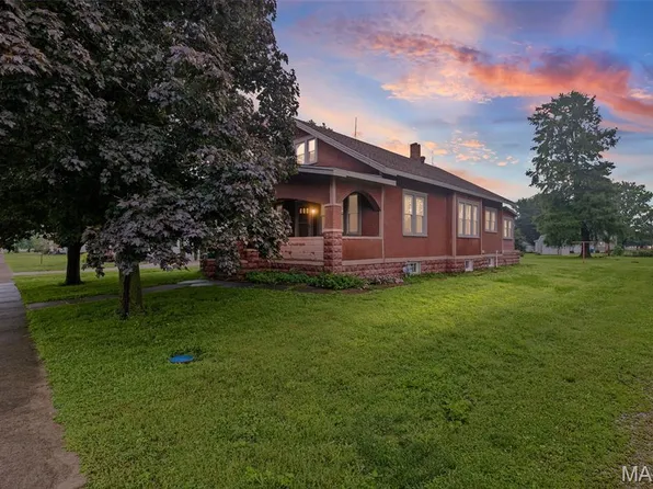 150 N Park St, Hoyleton, IL 62803