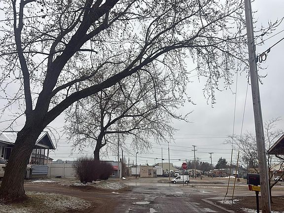 5th image of 1030 Connell Ct