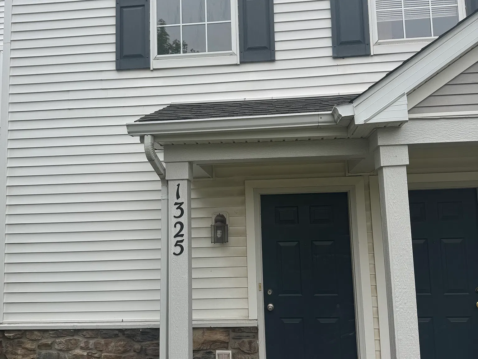 1325 Silverstone Drive — Photo 2