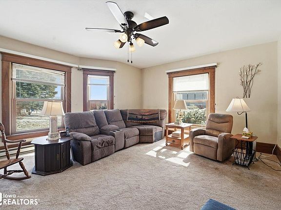 4th image of 1006 11th Ave