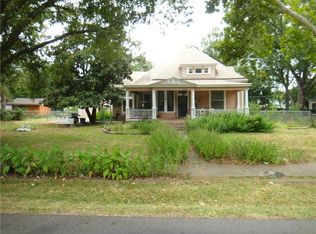 408 S Hill St, Pilot Point, TX 76258