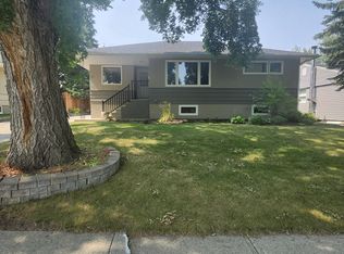 39 Croydon Rd NW, Calgary, AB T2K1S5