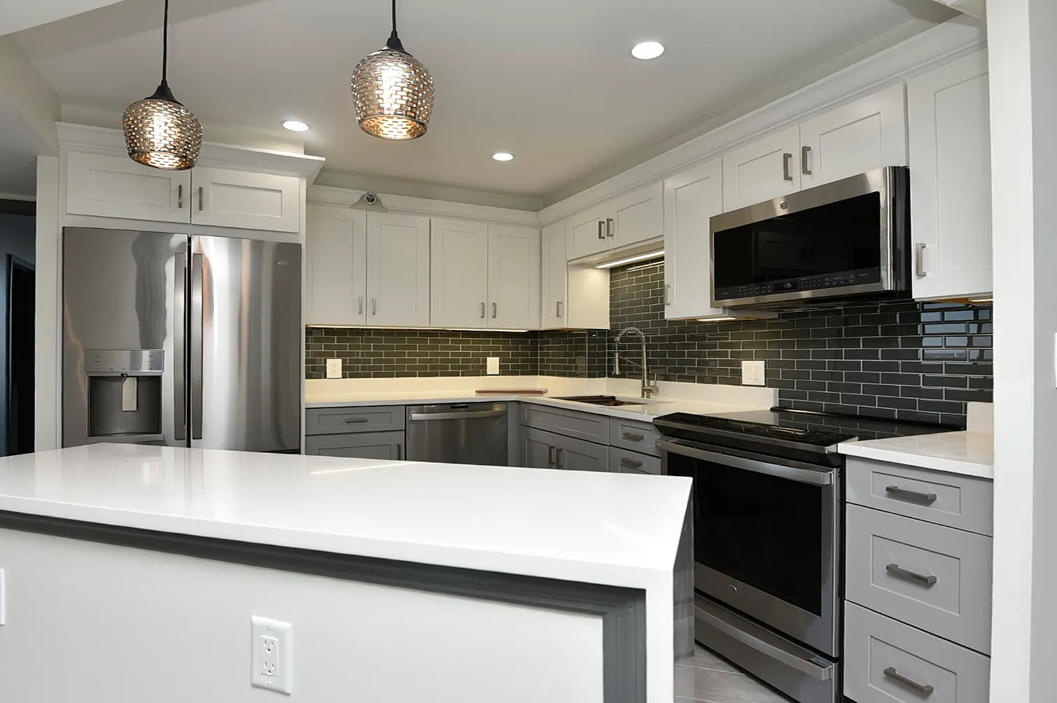 2 bed, 1189 sqft, $2,600 — Photo 1