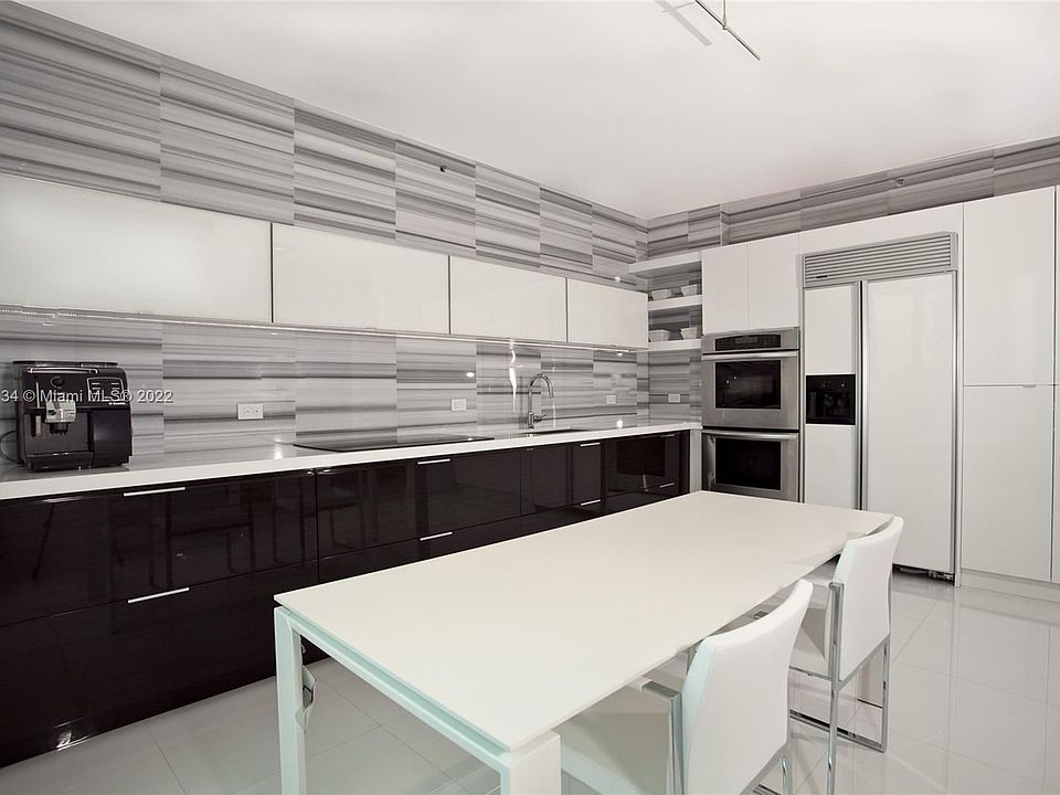 1st image of 300 S Pointe Dr APT 806